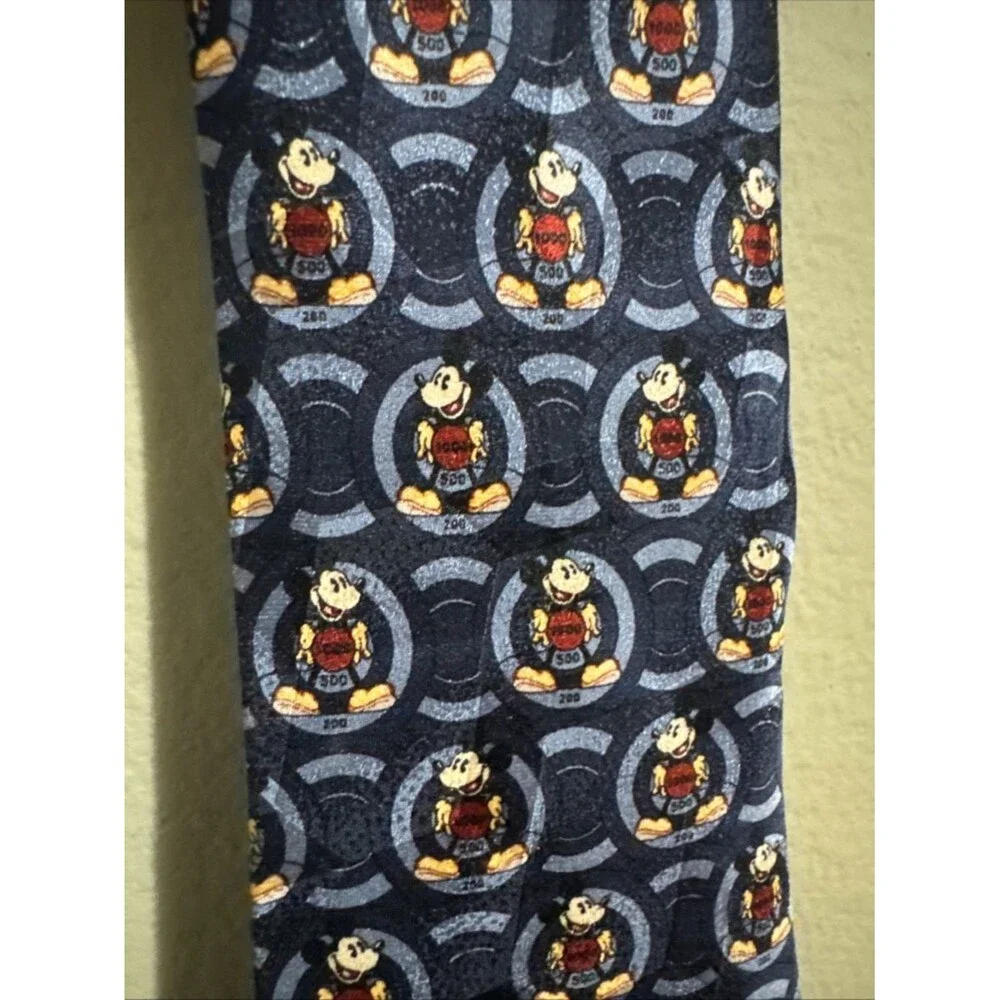 Mickey & Co Disney 100% Sillk Atlas Designs Mickey Mouse Tie